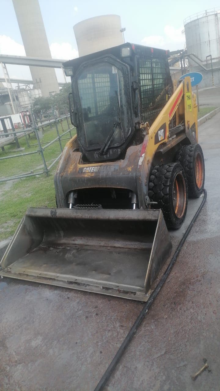 CAT 226B skid steer loader